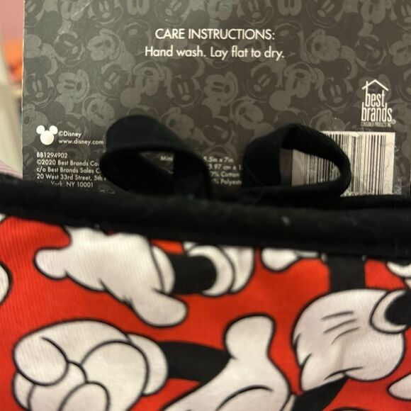 DISNEY MICKEY MOUSE OVERSIZED MINI MITTS IN A TWO 2️⃣ PACK 5.5” x 7” NWT - Picture 4 of 4